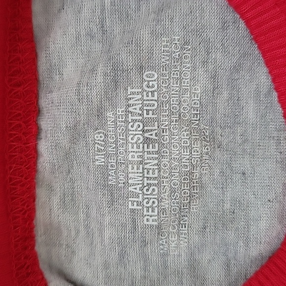 Kids medium (7/8) "cutie bear" Christmas long sleeve shirt. Grey, red, white. - Picture 2 of 3